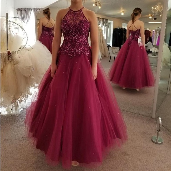 Beautiful Prom Dress - Picture 4 of 5